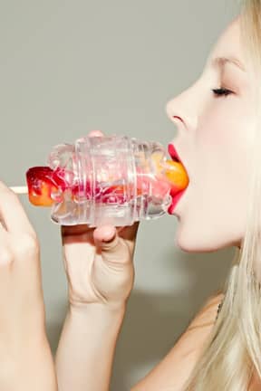 Fleshlight Quickshot Vantage - Kompakt og gennemsigtig med åbent design for maksimal diskretion og nem rengøring. Nyd intens visuel stimulering og fleksibel brug overalt.