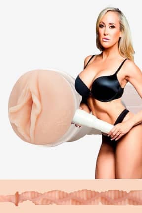 Kampagner Fleshlight Brandi Love Heartthrob - Tag med frække Brandi Love på eventyr - mærk den vilde stimulation fra denne naturalistiske afstøbning. Fleshlight vaginaens frække Heartthrob-struktur frister og forkæler dig til ekstase.