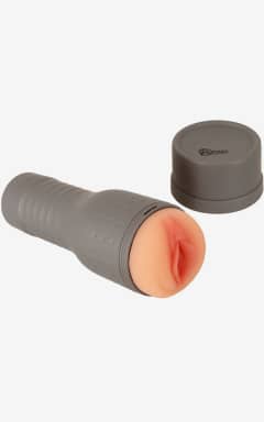 Alle V-Stroker Gabriela - Pocket pussy med stram, hudblød 24 cm kanal, der føles som en fræk date med din yndlingsmodel. Diskret og rejseklar, nem at skylle ren, så du kan nyde stille, lækker kontrol når som helst.