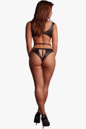 Lingeri Le Désir - Mollie - PVC Crotchless Panty and Scoop Neck Top - One Size - Black - Blank PVC-look, der fanger blikket og føles frækt glat mod huden. Åben skridt giver legende, øjeblikkelig adgang og ekstra mod.