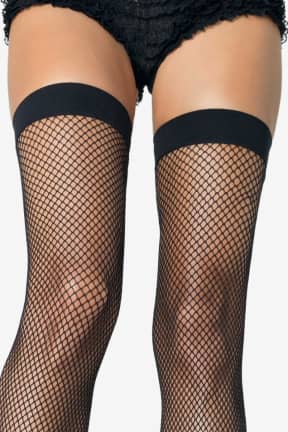 Lingeri Leg Avenue - Nylon Fishnet Thigh Highs - Frække, åbne fiskenet med klassisk kant, der løfter ethvert look på et sekund. Én størrelse i let nylon med bred kant, klar til at blive stylet som du vil.