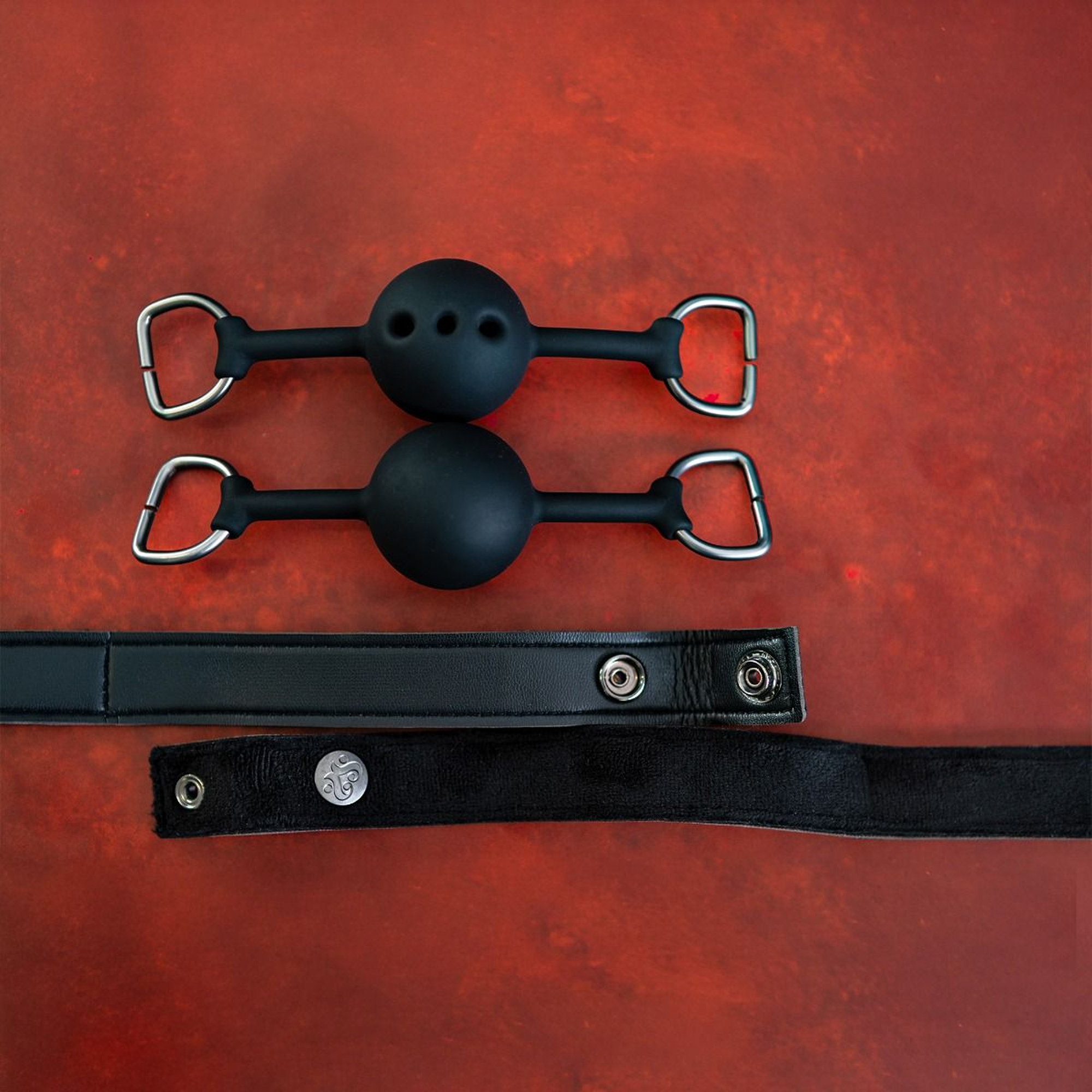 Brug SEI MIO - Silent Authority - Progressive Interchangeable Ball Gag Set til en forbedret oplevelse