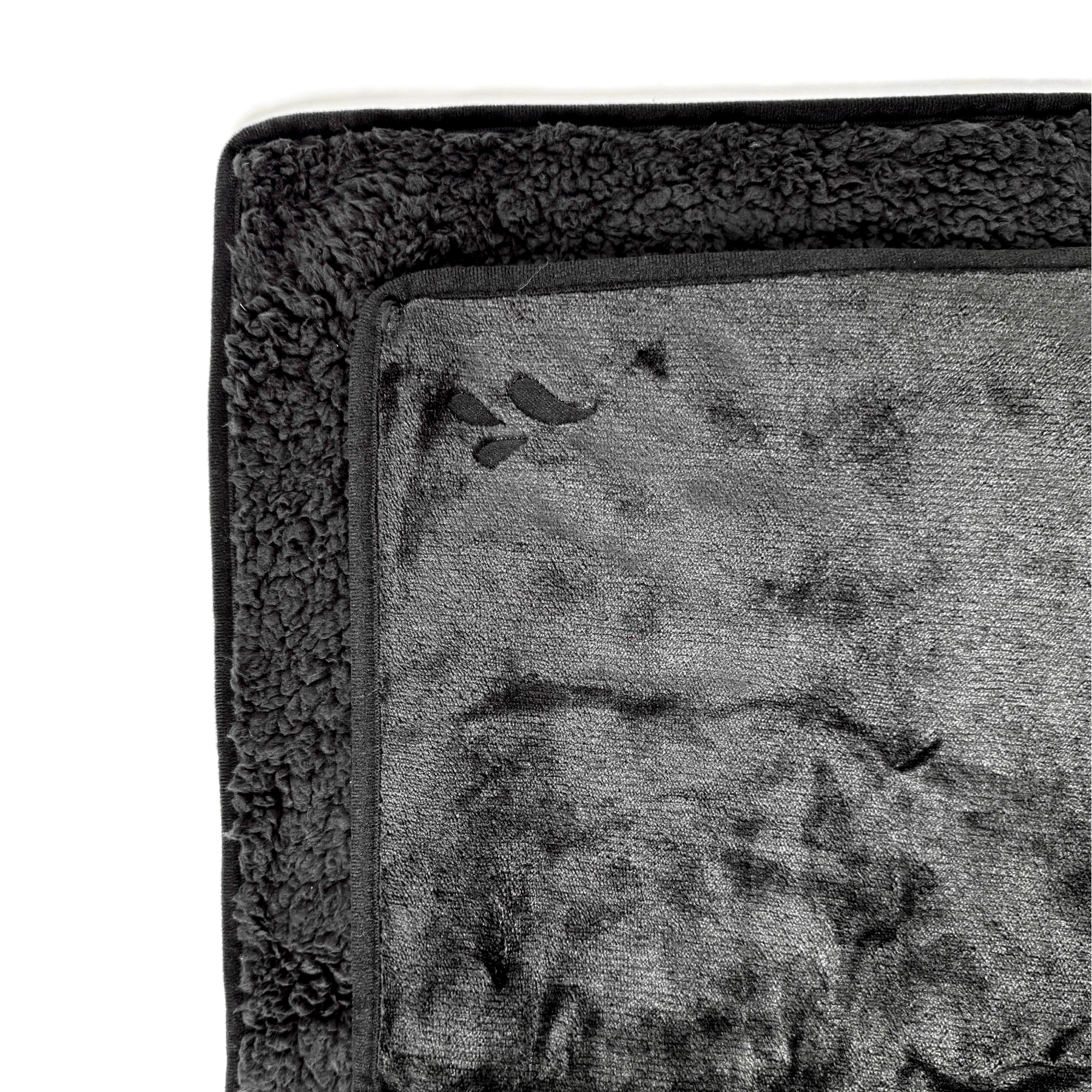 Brug Splash Blanket - The OG (Bonded) - Black on Black - Extra Small til en forbedret oplevelse