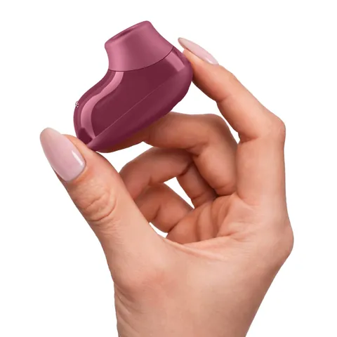 Womanizer Snap holdt i hånden
